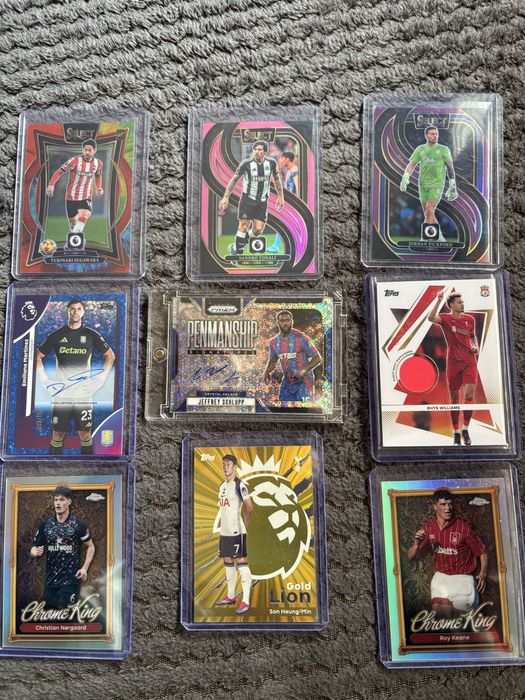 Продавам номерирани карти Topps