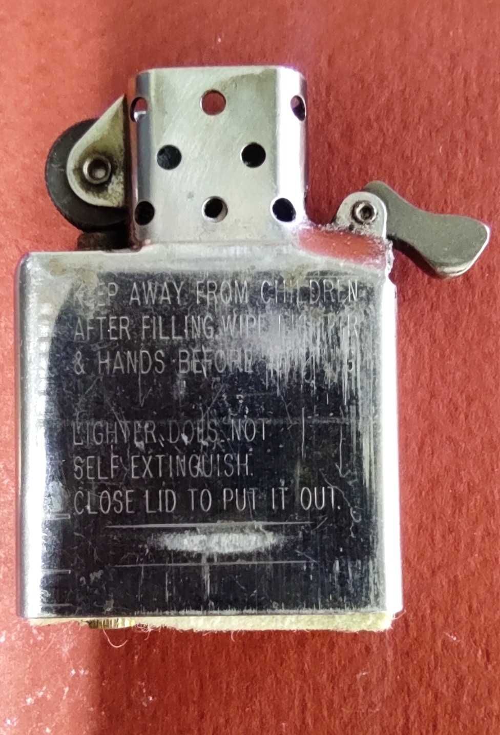 Оригинална запалка ZIPPO от 2004 г., мн. запазена