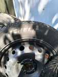 Vand 4 roti Captur sau Logan genti metal cauciucuri iarna Michelin