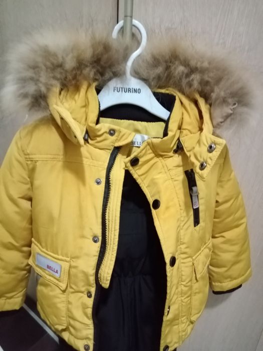 Продам зимнию куртку детскую. Очень теплую, опушка мех натуральный. Жи