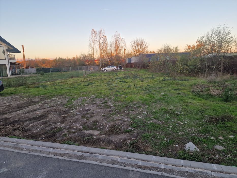 Teren  intravilan 424 mp - str. Savinesti