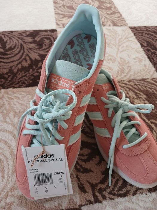 ADIDAS BREND красовки привезли из Кореи. Очень красиво .размер 265J.42