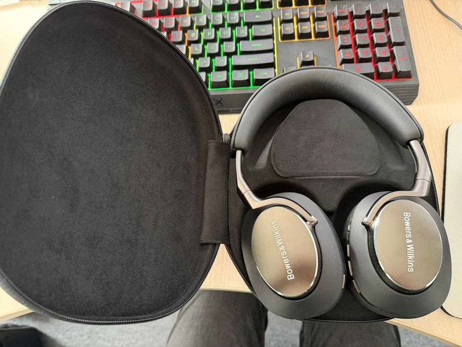 Bowers & Wilkins PX8 Garantie Iulie 2027