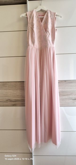 Нежна рокля, цвят пудра