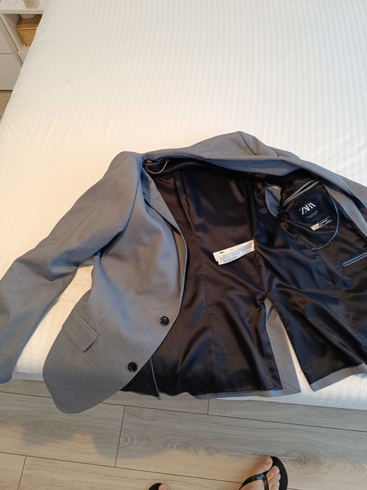 Vând costum bărbați Zara nou mărimea M