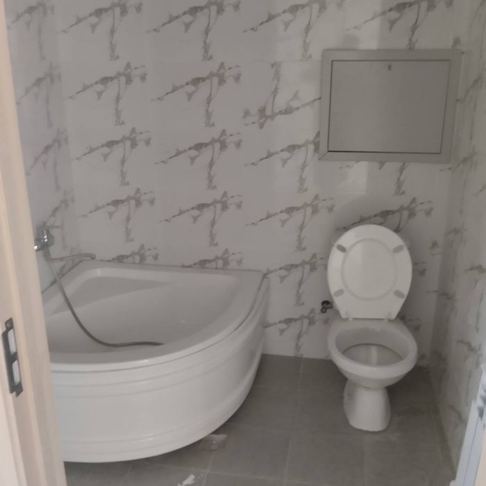 Motrid 2 xonali uy sotiladi