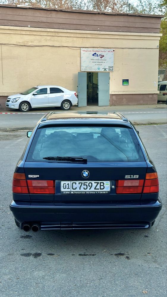 BMW E34 Touring , 518i ,1993 года, механика, читайте описание внизу