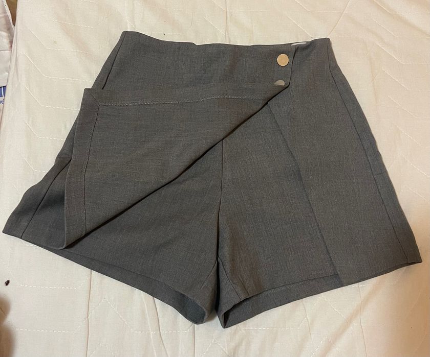 Сива пола/панталон stradivarius S 36