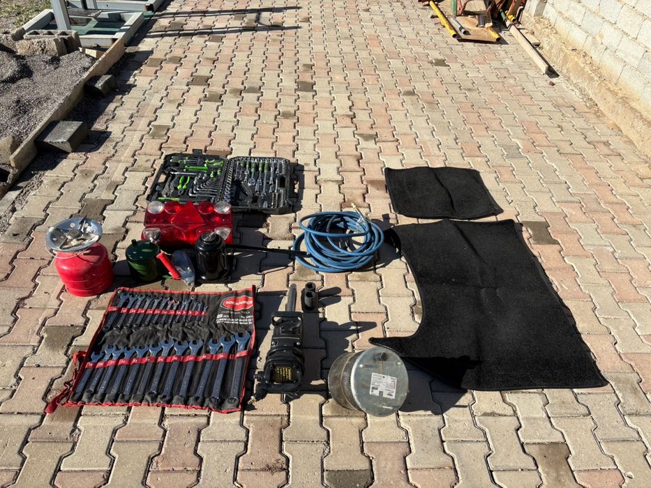 Набор ключей все в комплекте