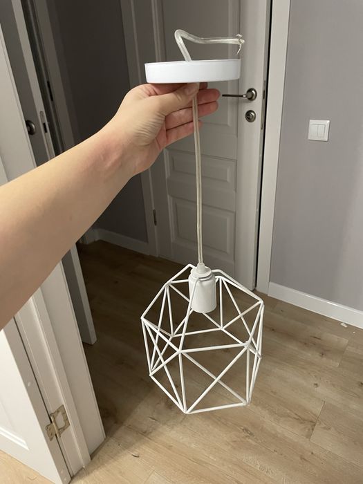 Люстра в прихожую