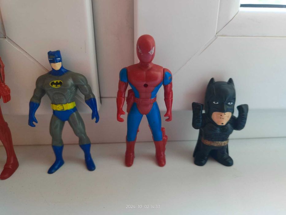 Реалистични фигурки за игра на супергерои