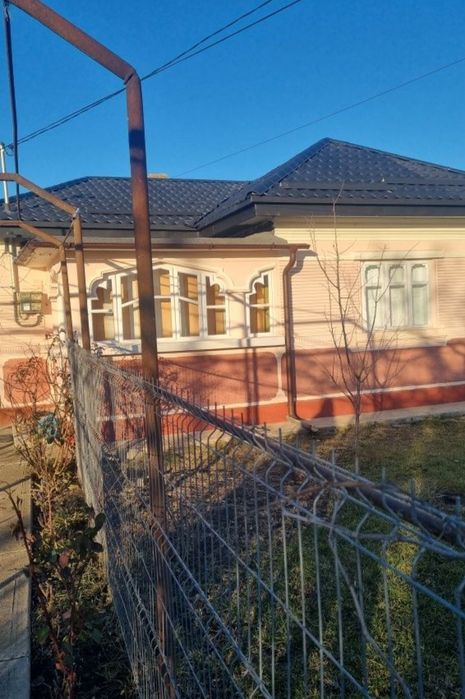 Vrei seriozitate maximă si un acoperiș durabil sună-ne