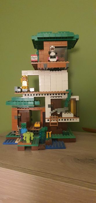 LEGO Майнкрафт Модерната дървесна къща (21174)