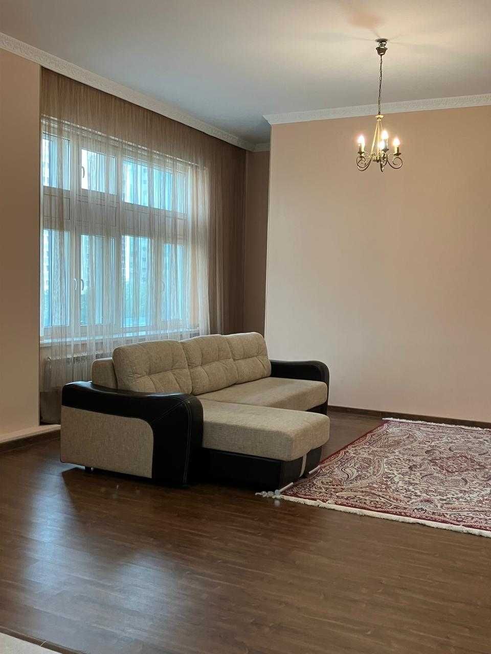 2-ком студия возле БАЙТЕРЕК Потолки 3,4 м Все остается Ипотеку можно