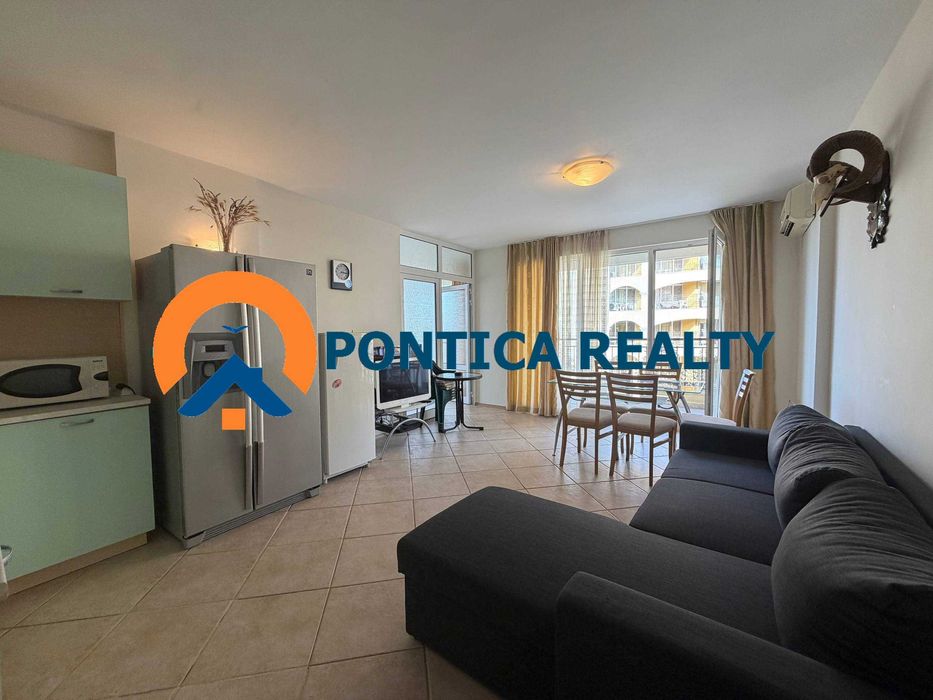 Тристаен апартамент на първа линия море в Ахелой