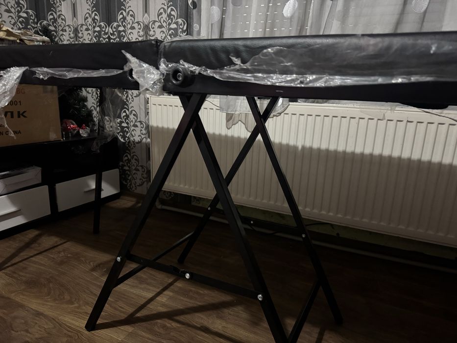 Масажна или козметична кушетка