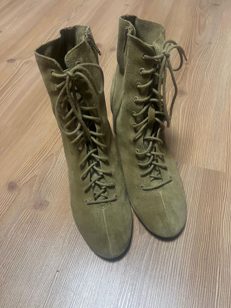 Боти на Zara