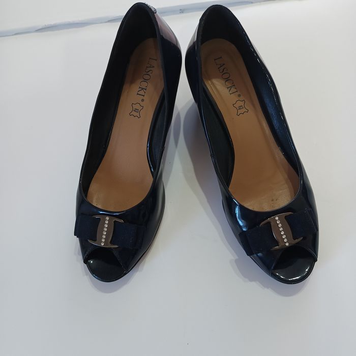 Pantofi piele naturală lăcuită