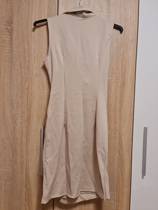 Rochie de ocazie, bej, marimea S, cu decolteu in V,