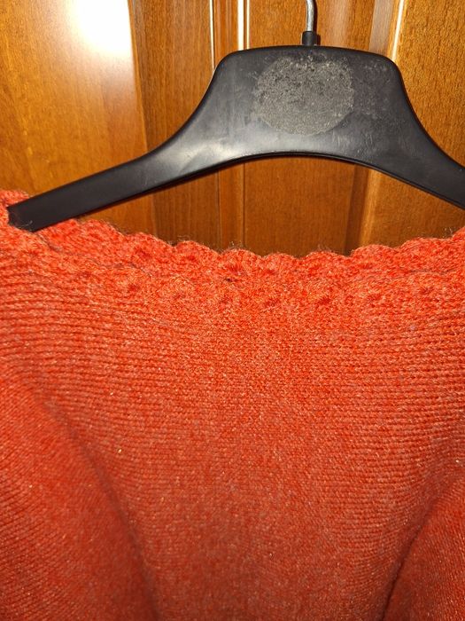 Vând bluza tricotata la masina