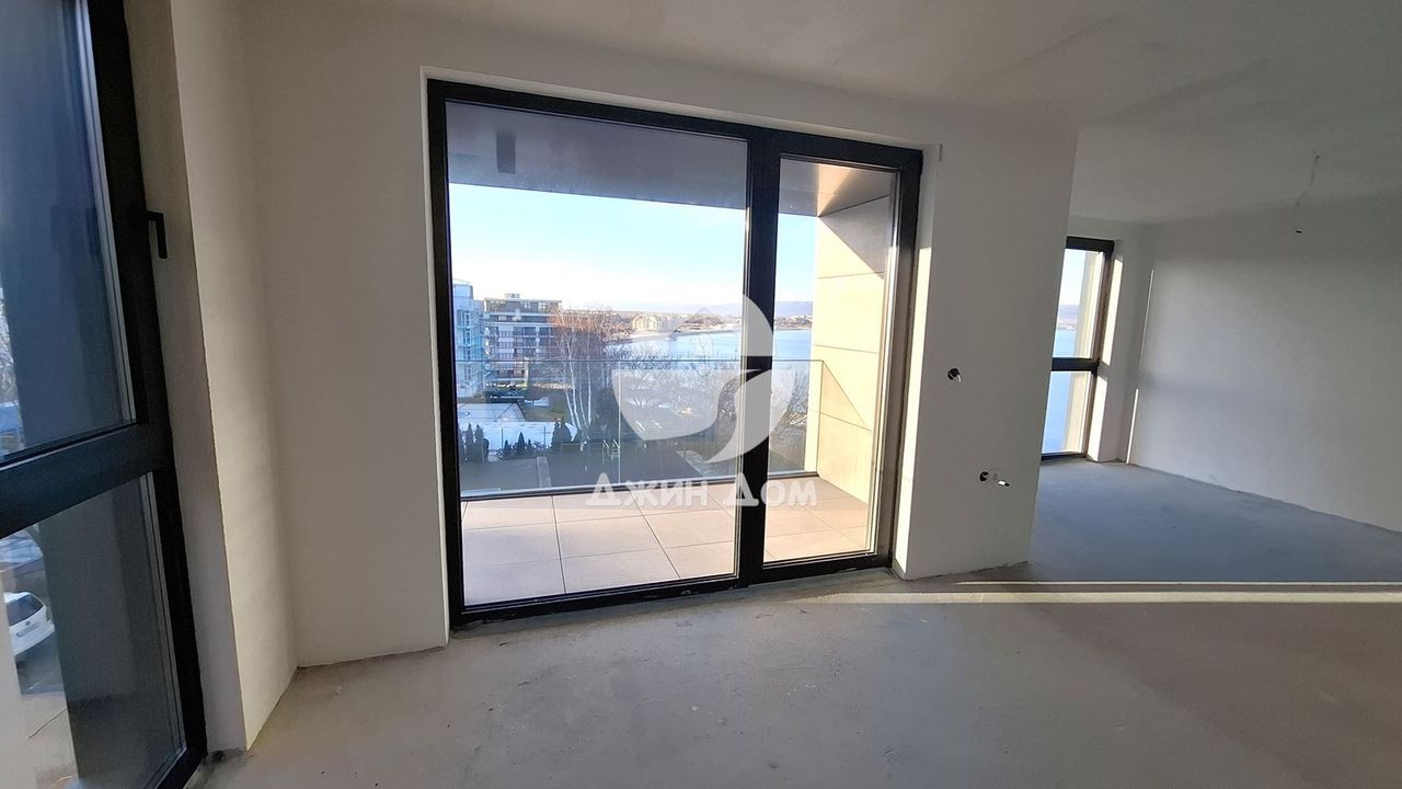 Продава се Тристаен апартамент в Несебър - 108 кв.м за 2639 €/кв.м - Снимка #3