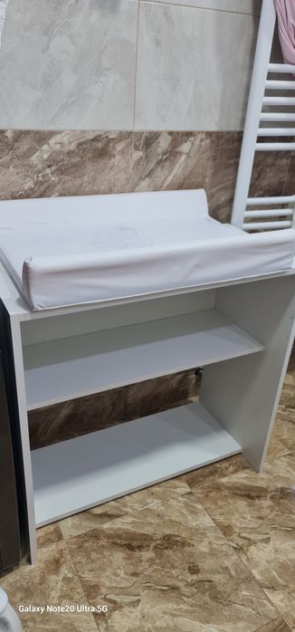 Masa de infasat + saltea