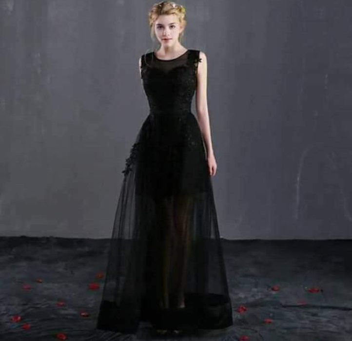 Продам вечернее платье размер S.