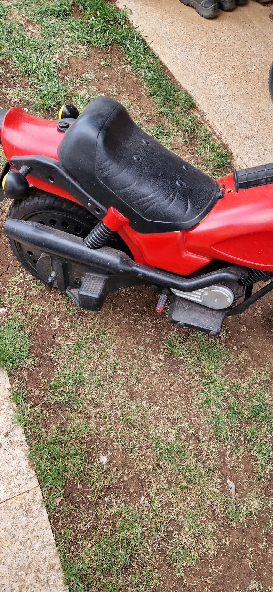 Peg perego акумулаторно моторче
