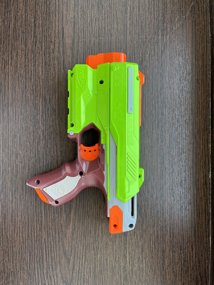 Игрушечный пистолет Nerf