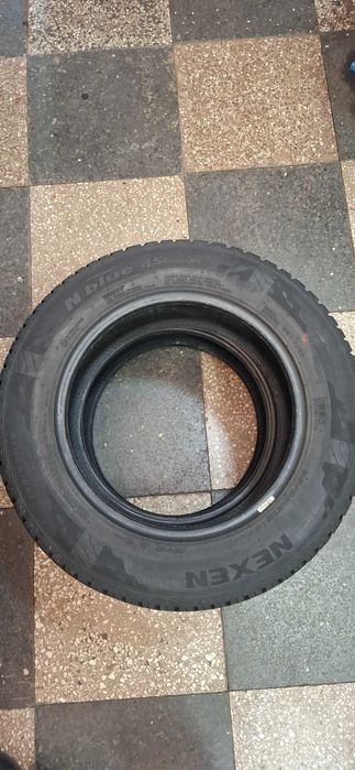 2бр. 195/65/15 Nexen 6.3mm грайфер, дот 22г. Безплатен монтаж