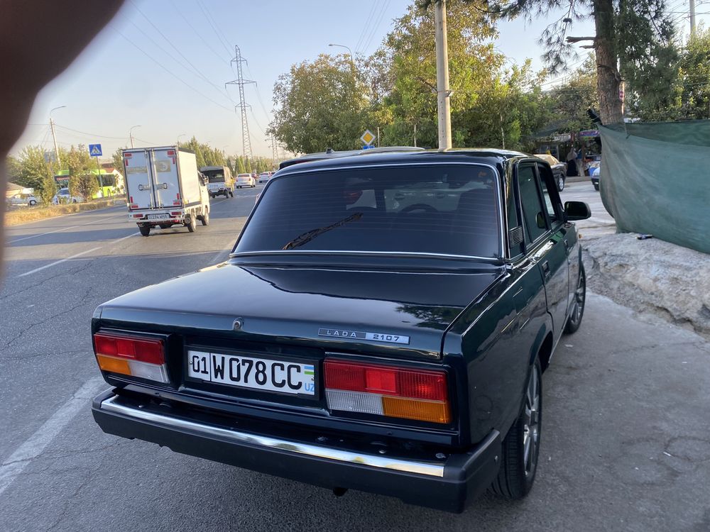 Lada Vaz 2107 ideal holatda