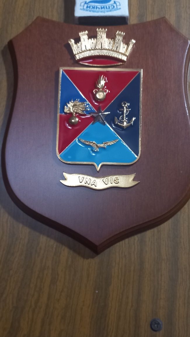 Памятный знак подаренный М.О. КНР