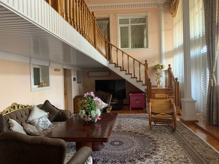 Зенит .Вдоль дороги Дом под детский сад 12 соток 12 комнат