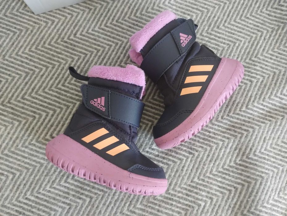 Adidas топли ботушки номер 20