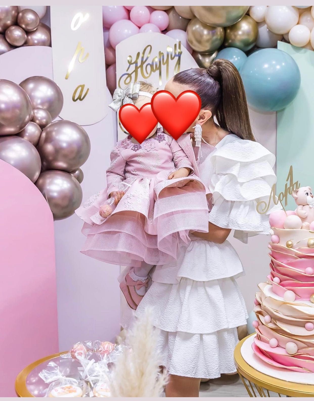 Розова рокля за първи рожден ден