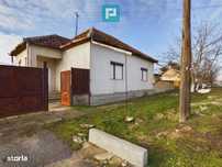 Casă cu 4 camere + anexe   în Șofronea