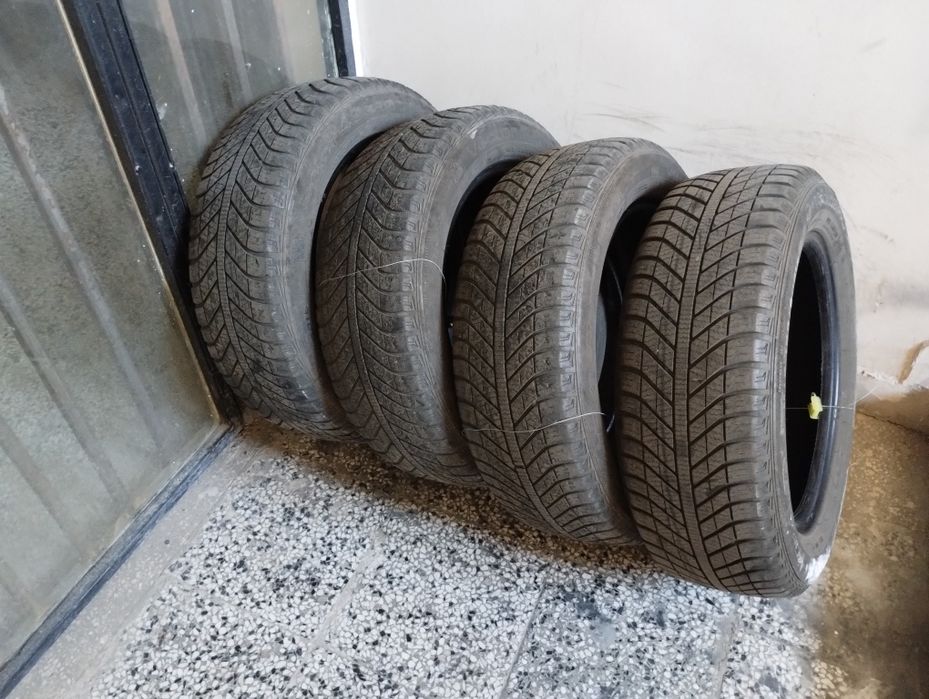 Гуми всезонни за автомобили