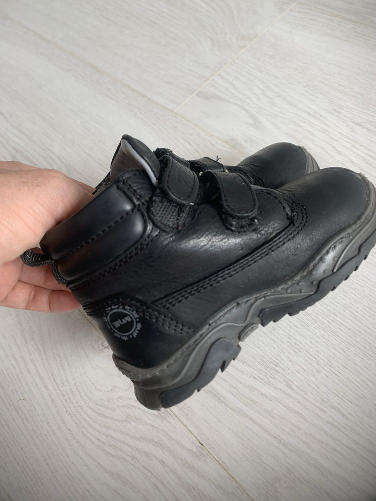 Детская обувь для малыша 20-22размер, есть обувь в подарок