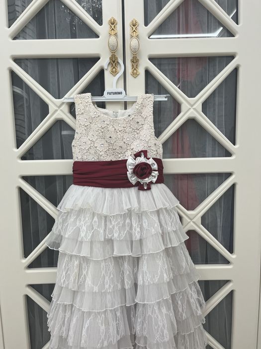 Платье белое для девочки