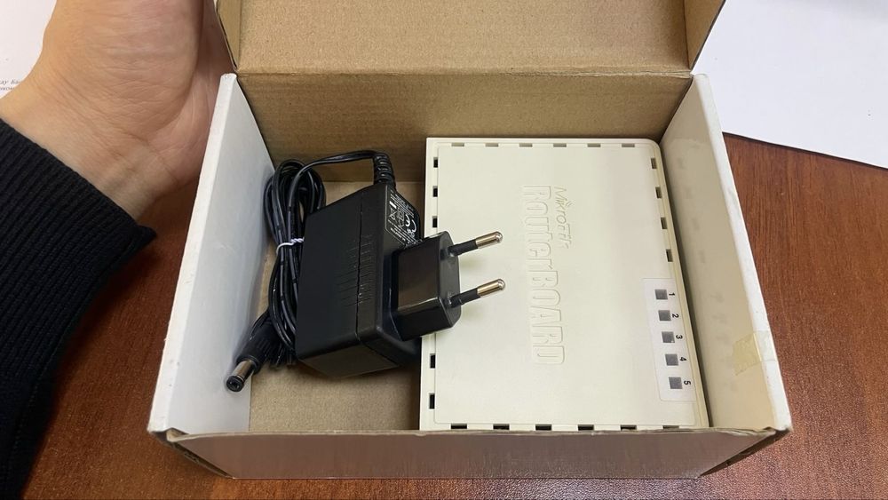 Продам роутер MikroTik Rb750