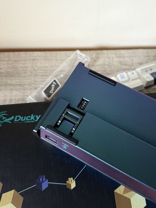 Механична Клавиатура Ducky Mecha SF Ocean Radiant 65% Cherry Brown