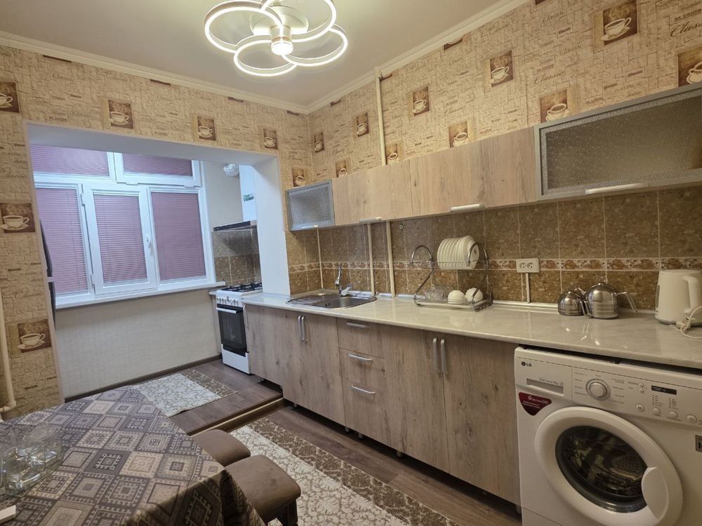 Максим Горький, мебель и техника