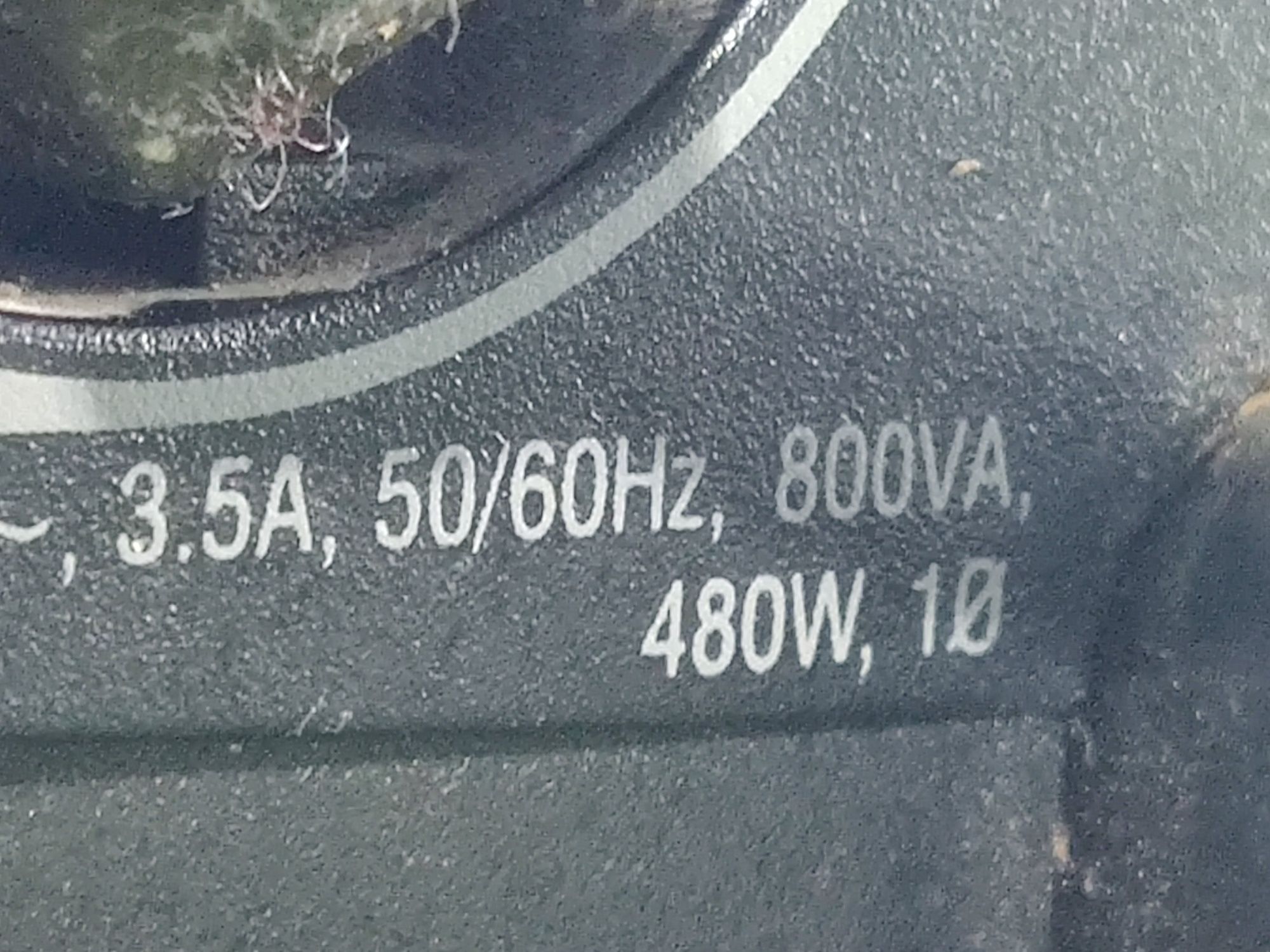 UPS Apc , 480w , pe 12 volti