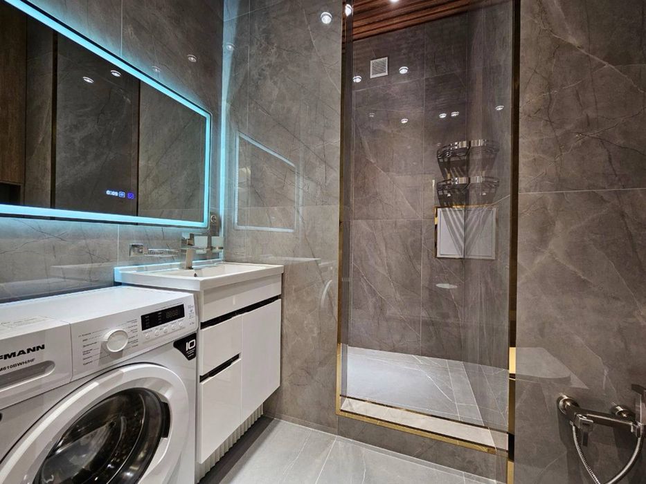 Жилой комплекс Мадрид! 3х комнатная уникальная квартира 115м2! Новая!