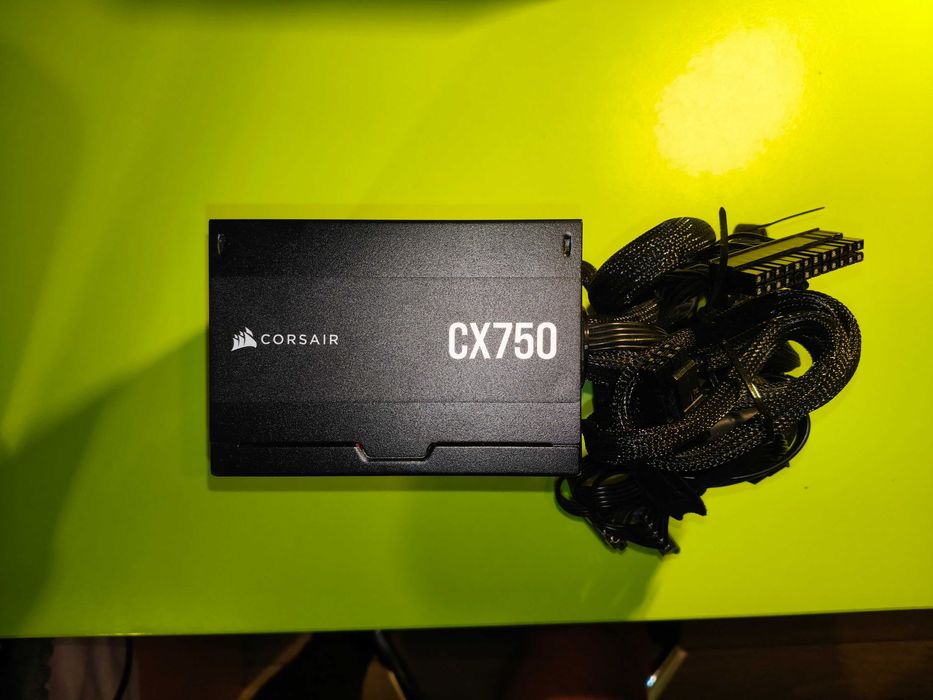 Компютърно захранване Corsair CX750