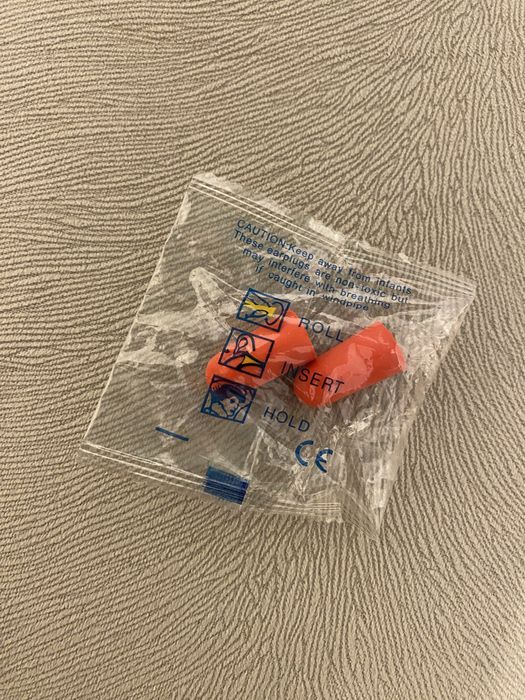 Tuburi pentru căști și dopuri de urechi