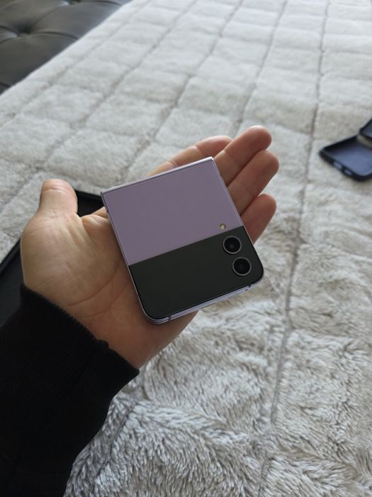 Samsung Galaxy Z FLIP4 Purple