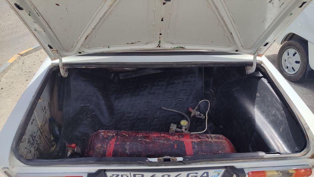 Ваз 21/06 сотилади. Холати яхши мотор янги қилинган.