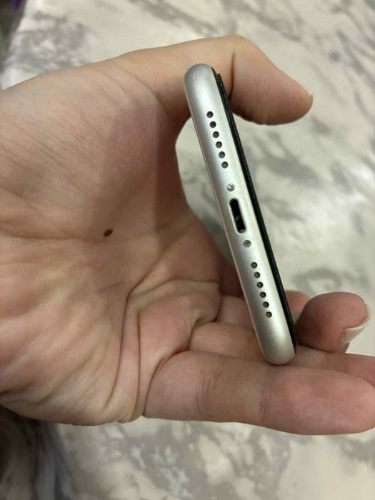 Vand Iphone XR 64 GB Sanatatea bateriei este 78%