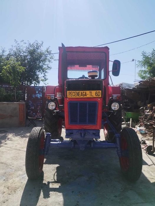 Tractor u 65 foarte bine întreținut